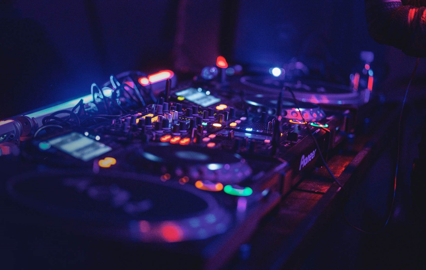 electronic-music-production-degree-course.jpg?itok\u003d5N-9Hrg5